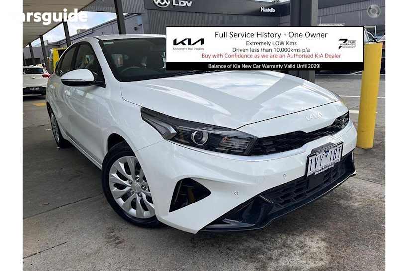 White 2022 Kia Cerato Hatchback S