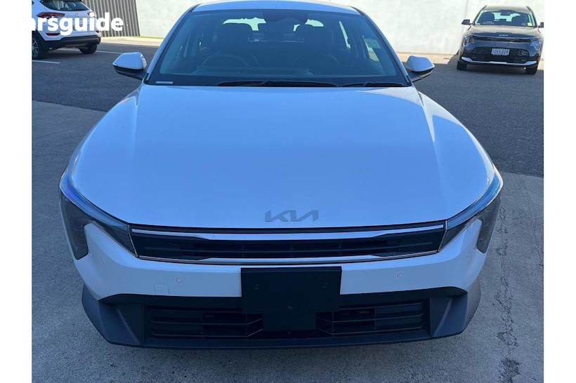 White 2025 Kia K4 Sedan SPORT+ F