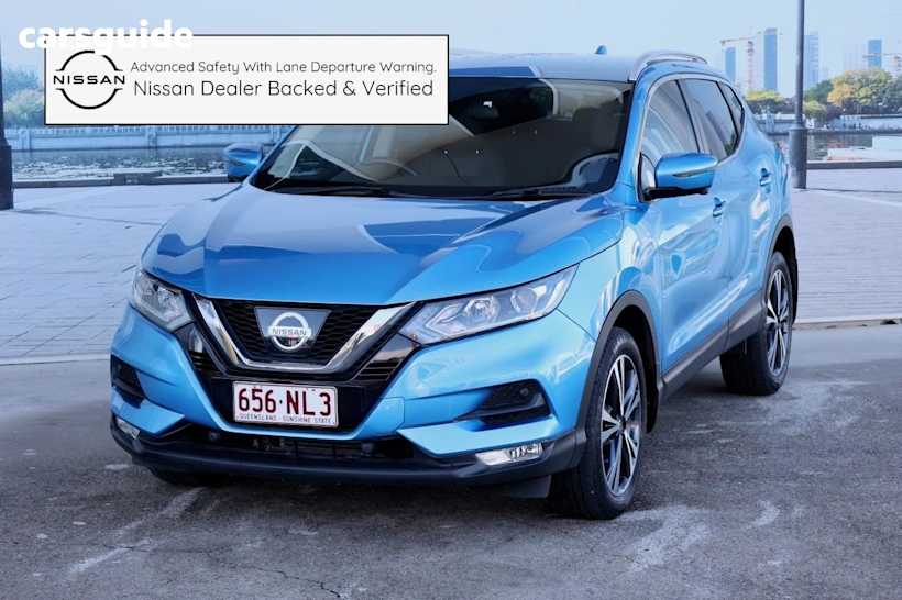 Blue 2017 Nissan Qashqai Wagon ST-L