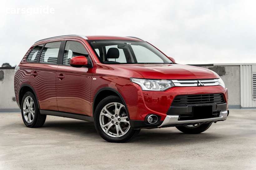 Red 2014 Mitsubishi Outlander Wagon ES (4X4)