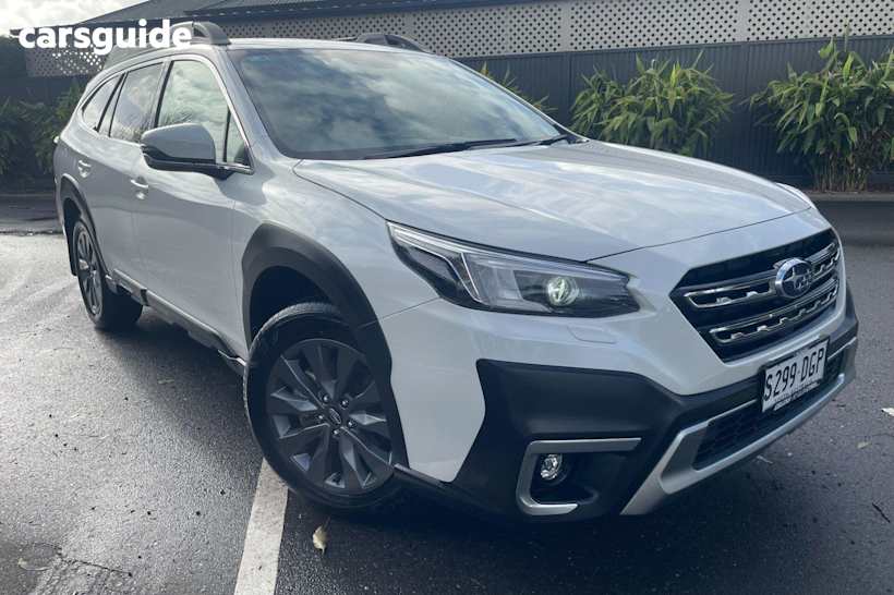 White 2023 Subaru Outback Wagon AWD