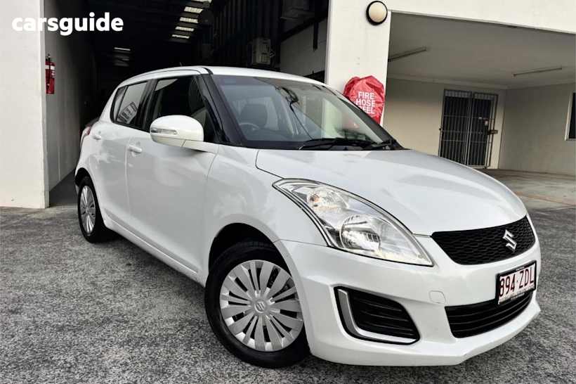 White 2015 Suzuki Swift Hatchback GL