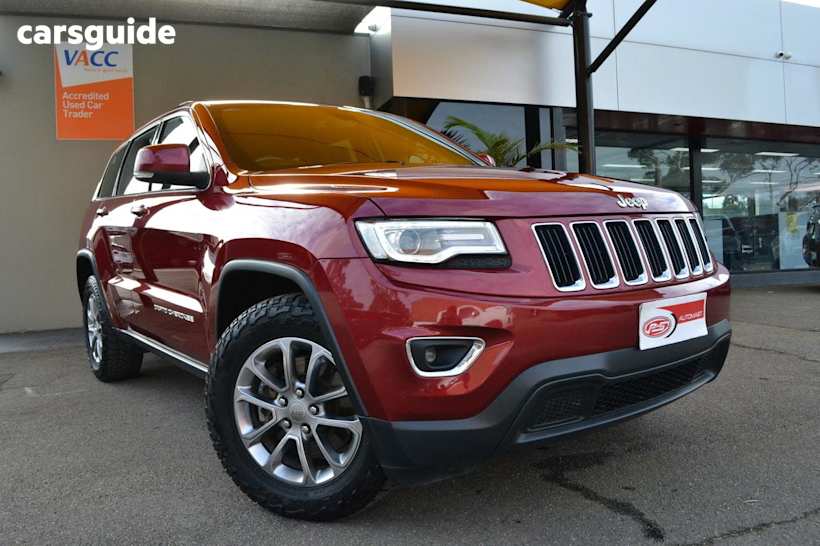 Red 2015 Jeep Grand Cherokee Wagon Laredo (4X4)