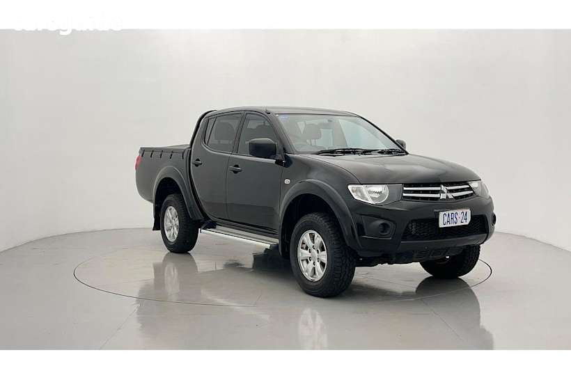 Black 2014 Mitsubishi Triton Double Cab Chassis Glx (4X4)