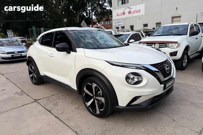 White 2021 Nissan Juke Hatchback ST-L