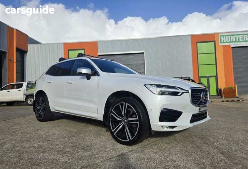 White 2018 Volvo XC60 Wagon T6 AWD R-Design
