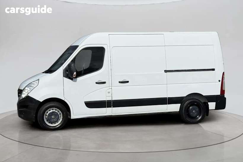 White 2017 Renault Master Commercial