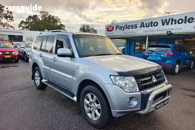 2010 Mitsubishi Pajero Wagon GLX LWB (4X4)