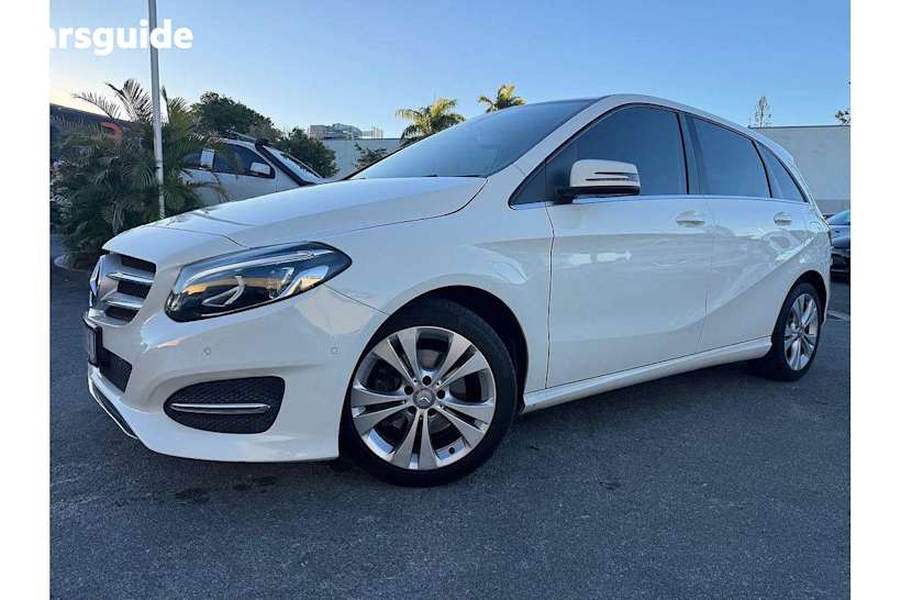 White 2016 Mercedes-Benz B200 Hatchback