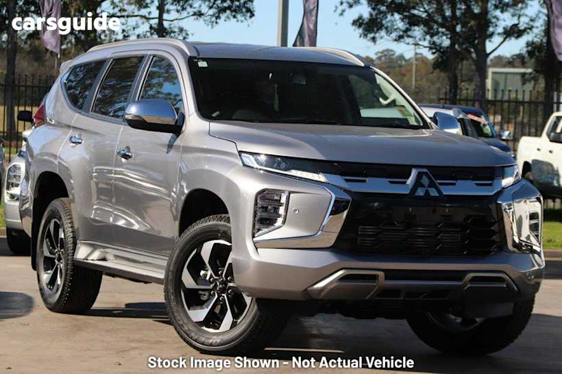 Silver 2024 Mitsubishi Pajero Sport Wagon Exceed (4Wd) 7 Seat