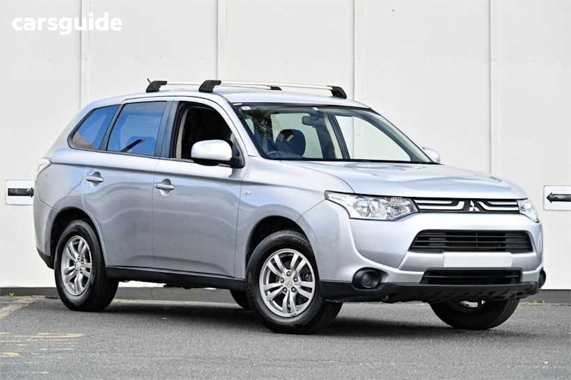 Silver 2013 Mitsubishi Outlander Wagon ES (4X2)