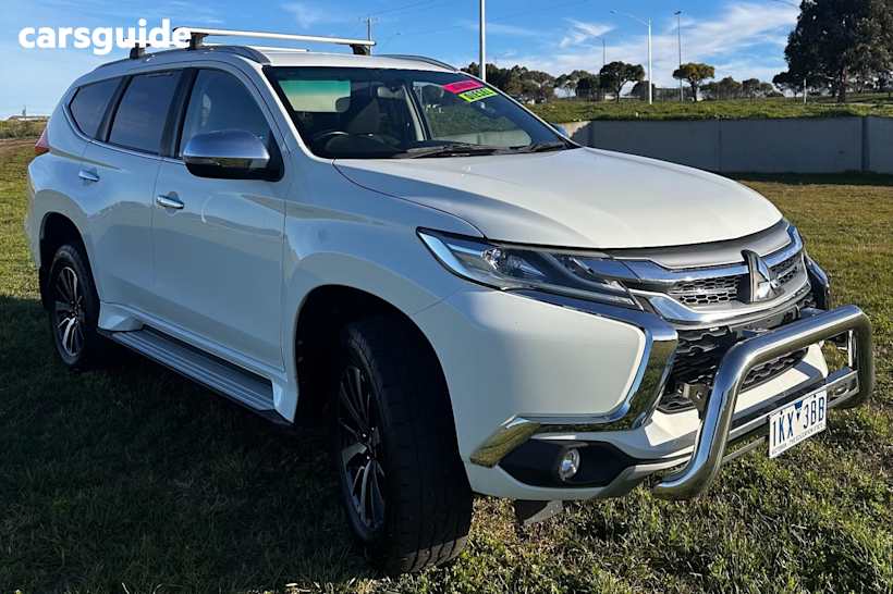 White 2016 Mitsubishi Pajero Sport Wagon Glx (4X4) 5 Seat
