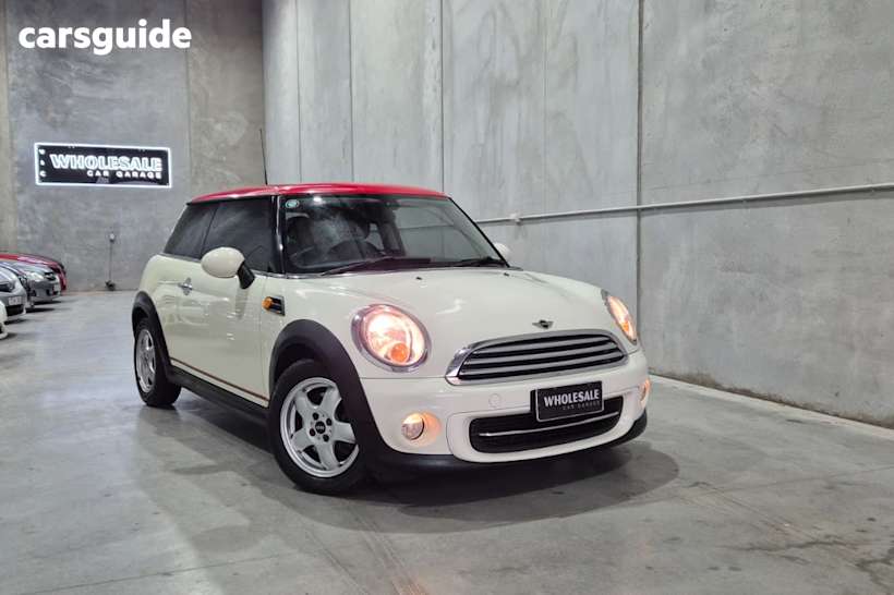 White 2011 Mini Cooper Hatchback