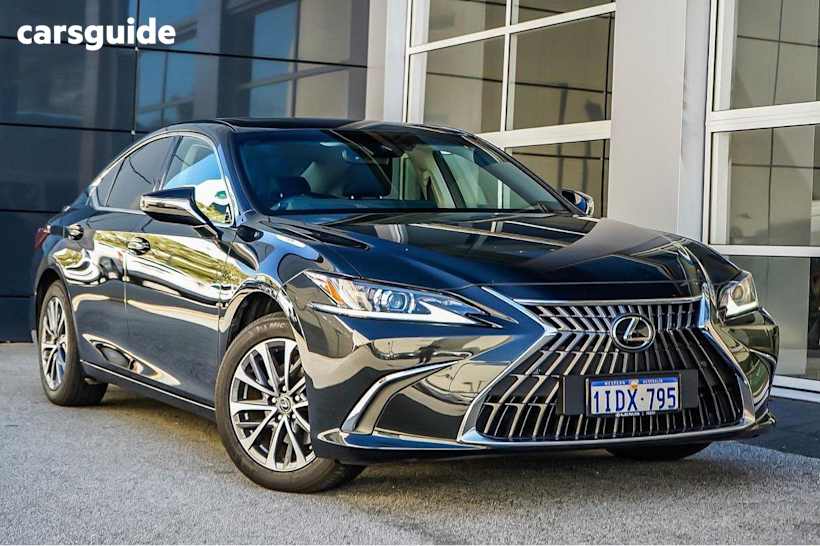 Black 2024 Lexus ES300H Sedan Luxury (Hybrid)