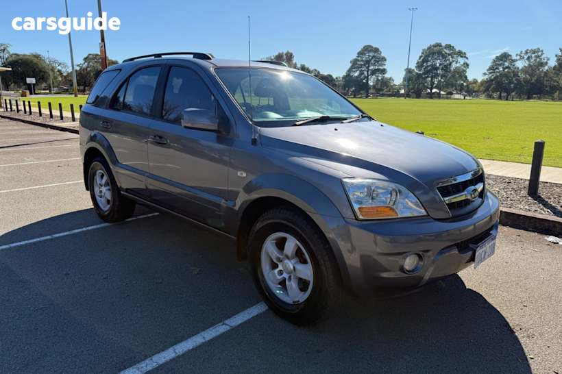 Grey 2009 Kia Sorento Wagon Lx