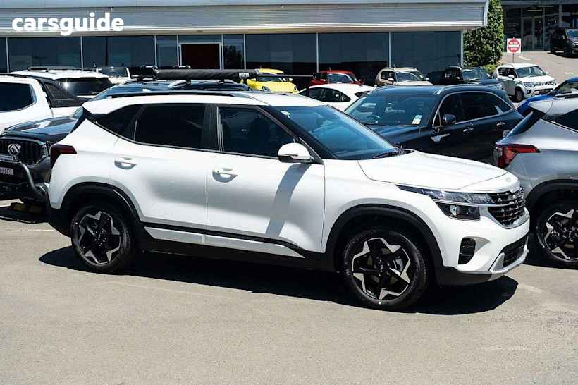 White 2025 Kia Seltos Wagon Sport+ (awd)