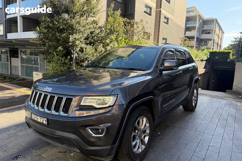 Grey 2013 Jeep Grand Cherokee Wagon Laredo (4X4)