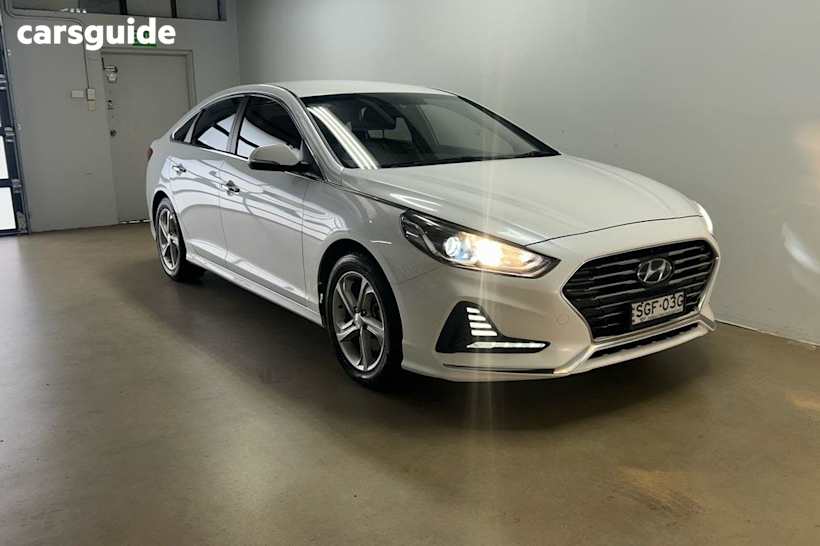 White 2018 Hyundai Sonata Sedan Active