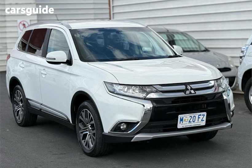 White 2016 Mitsubishi Outlander Wagon LS (4X4)