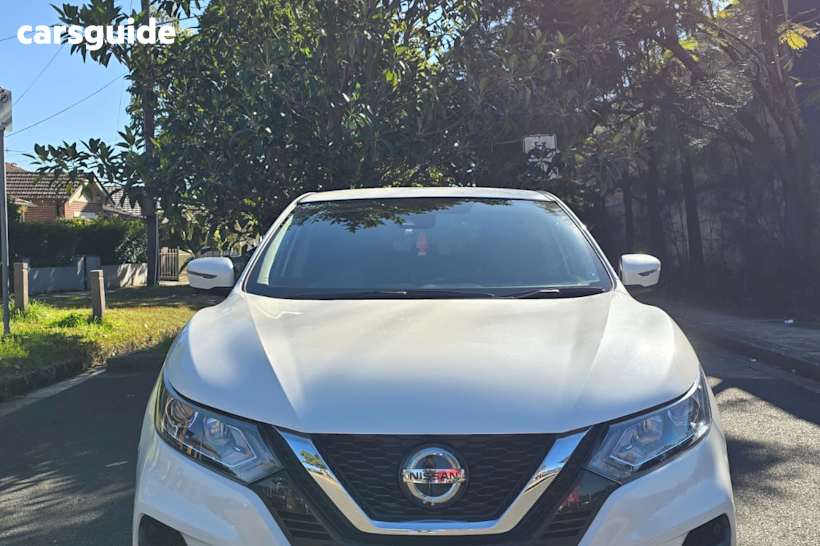 White 2020 Nissan Qashqai SUV ST+