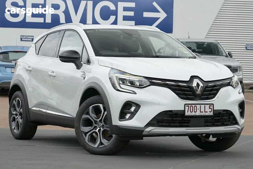 White 2024 Renault Captur Wagon Intens