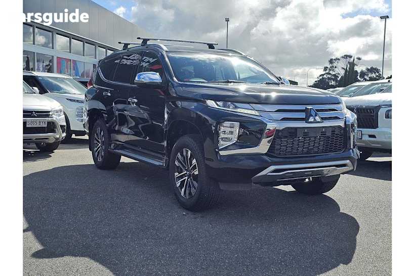 Black 2024 Mitsubishi Pajero Sport SUV EXCEED 4X4