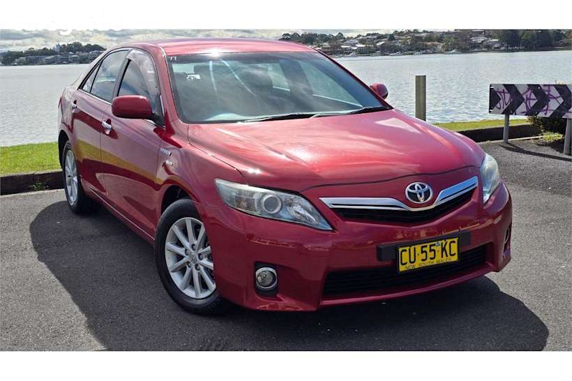 Red 2010 Toyota Camry Sedan HYBRID F