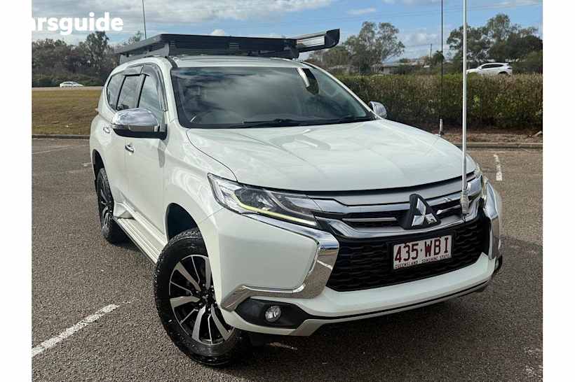 White 2015 Mitsubishi Pajero Sport SUV GLX 4X4