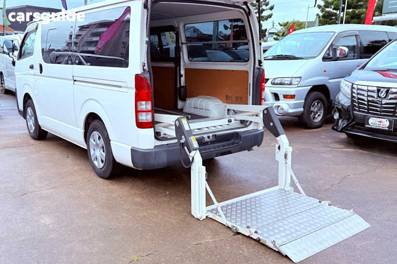 White 2018 Toyota HiAce Van Dx