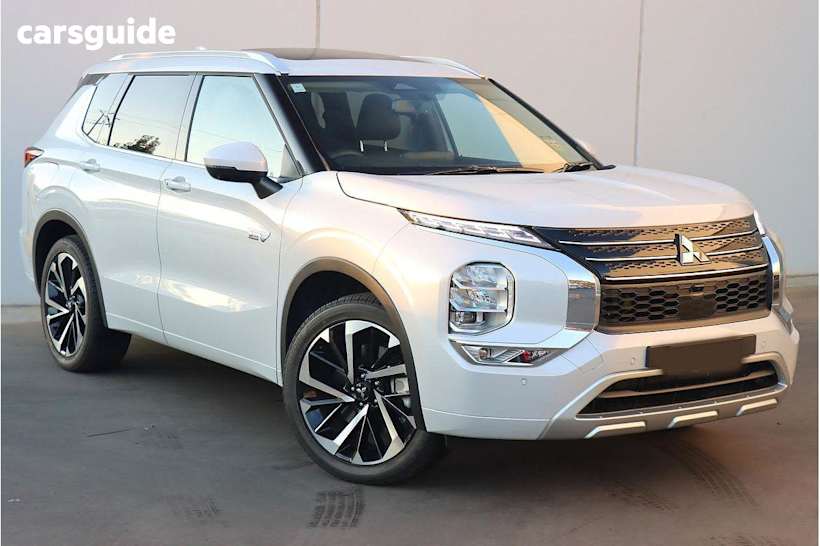 White 2023 Mitsubishi Outlander Wagon Phev Exceed 5+2 Seat (Awd)