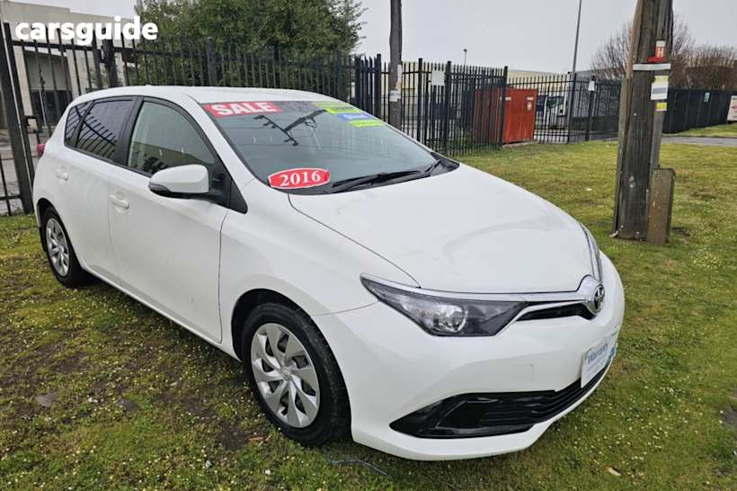 White 2016 Toyota Corolla Hatchback Ascent