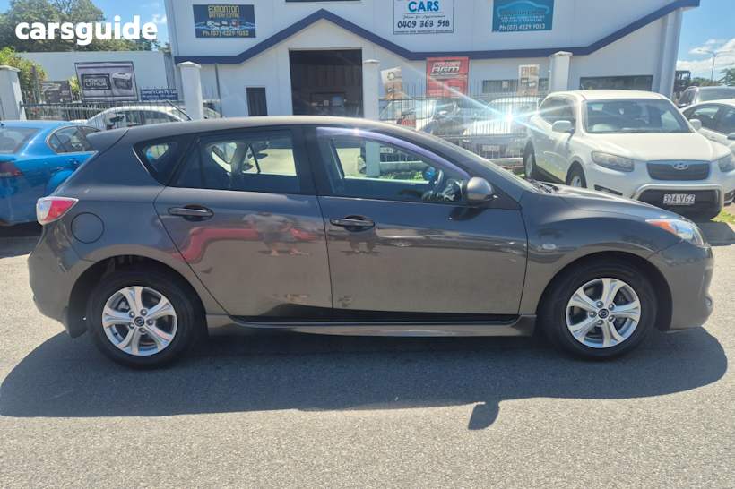Grey 2013 Mazda 3 Hatchback NEO