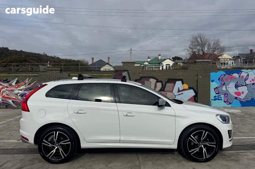 White 2017 Volvo XC60 Wagon D5 R-Design