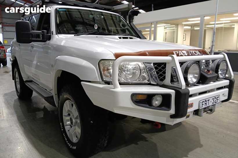 White 2011 Nissan Patrol Wagon ST (4X4)