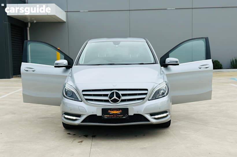 Silver 2014 Mercedes-Benz B200 Hatchback Cdi Edition Start