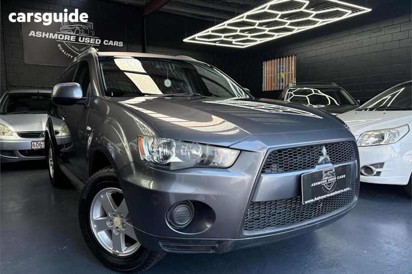 Grey 2009 Mitsubishi Outlander Wagon Ls
