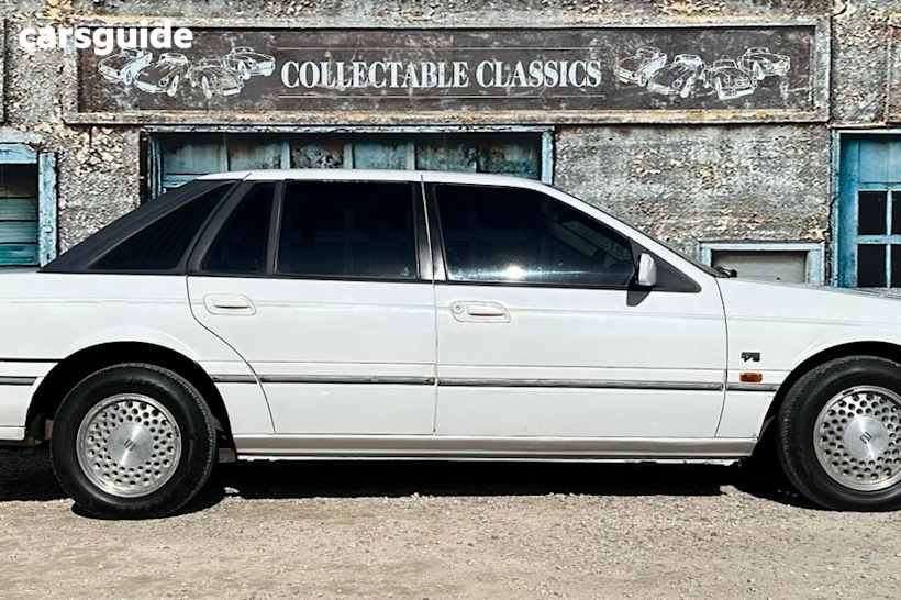 White 1993 Ford LTD Sedan