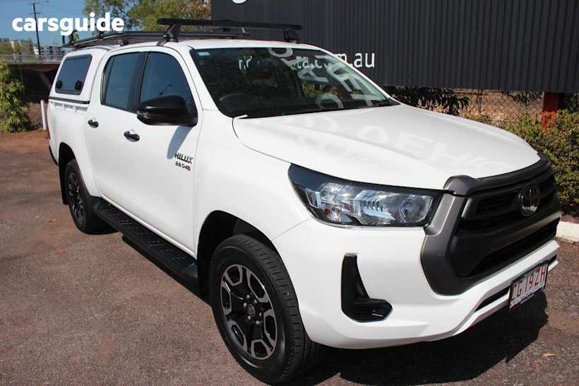 White 2022 Toyota Hilux Double Cab Chassis Sr (4X4)