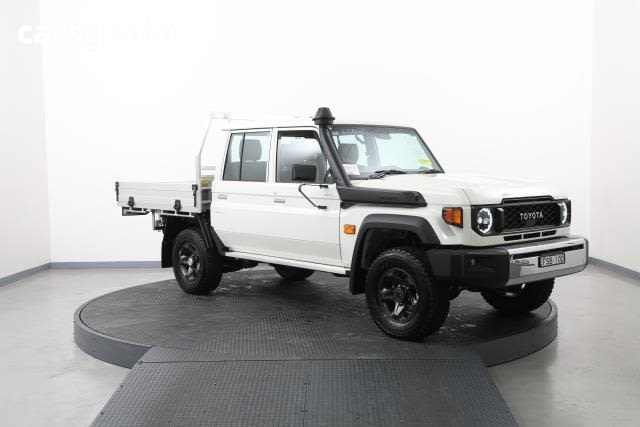 White 2025 Toyota Landcruiser Double Cab Chassis LC79 GXL + Diff Locks