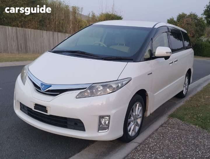 White 2013 Toyota Estima Commercial AERAS