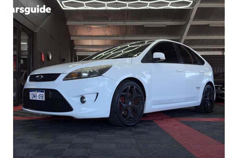 White 2010 Ford Focus Hatchback Xr5 Turbo