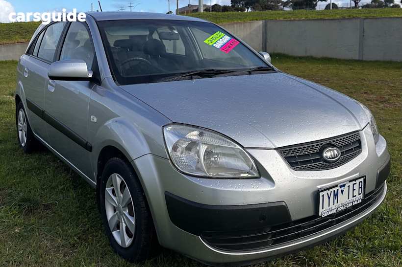 Silver 2006 Kia RIO Hatchback Sports
