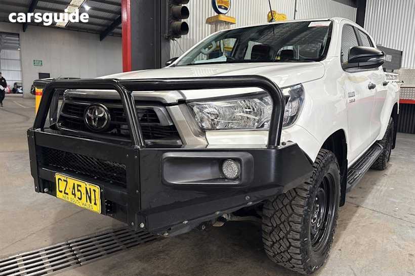 White 2020 Toyota Hilux Double Cab Pick Up Sr (4X4)