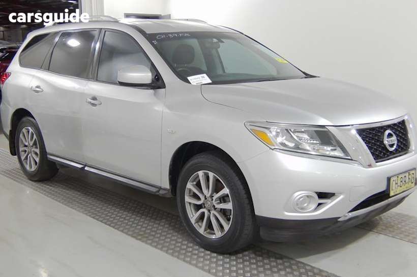 Silver 2014 Nissan Pathfinder Wagon St (4X2)