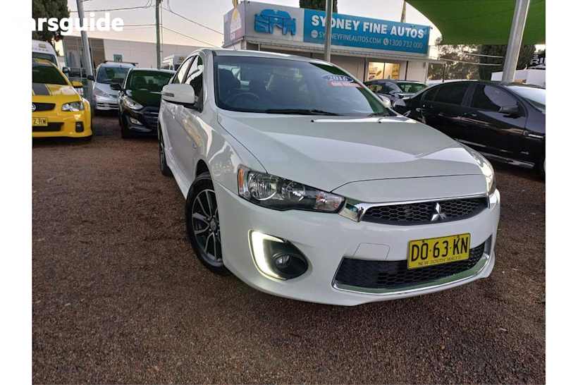 White 2016 Mitsubishi Lancer Sedan Es Sport