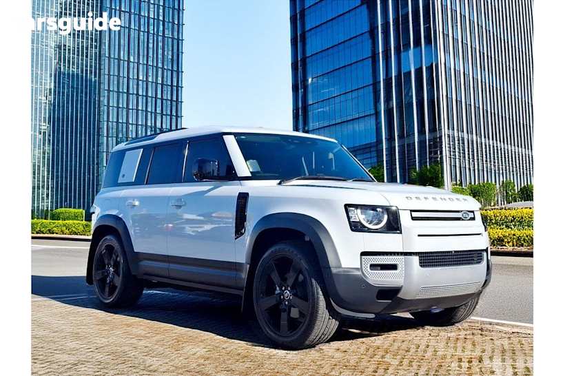 White 2024 Land Rover Defender Wagon 110 P300 S (221Kw)