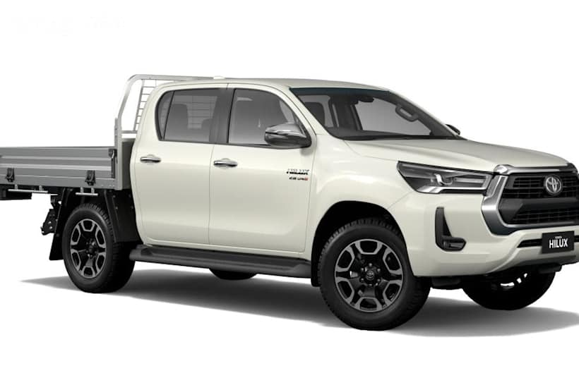 2025 Toyota Hilux Double Cab Chassis Sr5 + Premium Interior (4X4)