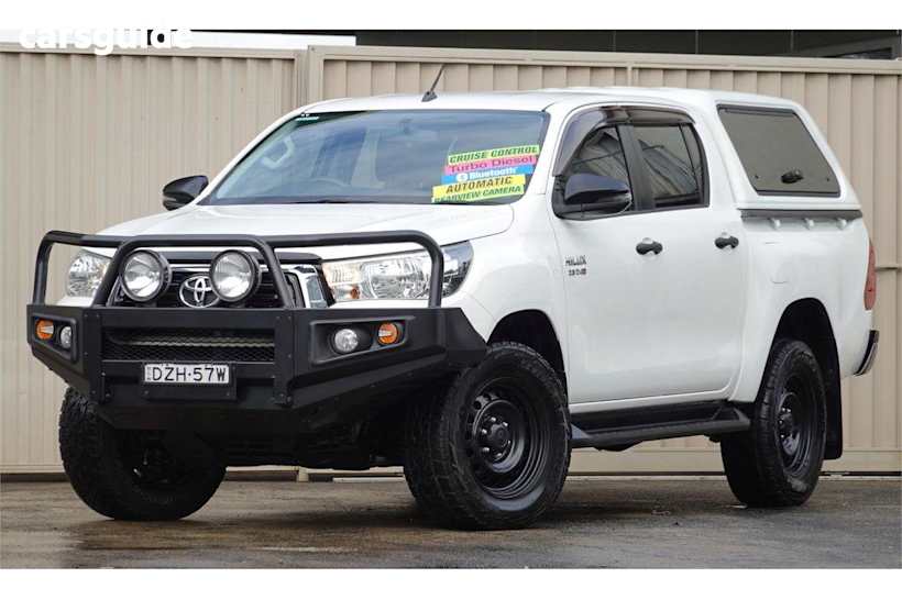 White 2018 Toyota Hilux Double Cab Pick Up Sr (4X4)