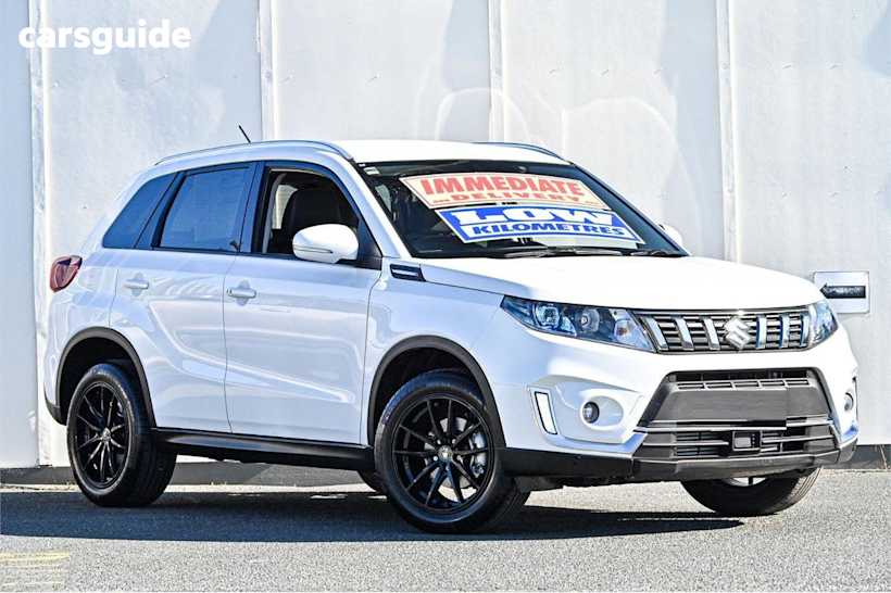 White 2024 Suzuki Vitara Wagon Turbo