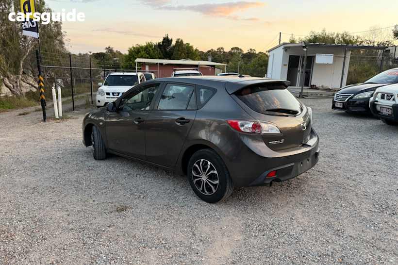 2011 Mazda 3 Hatchback Neo